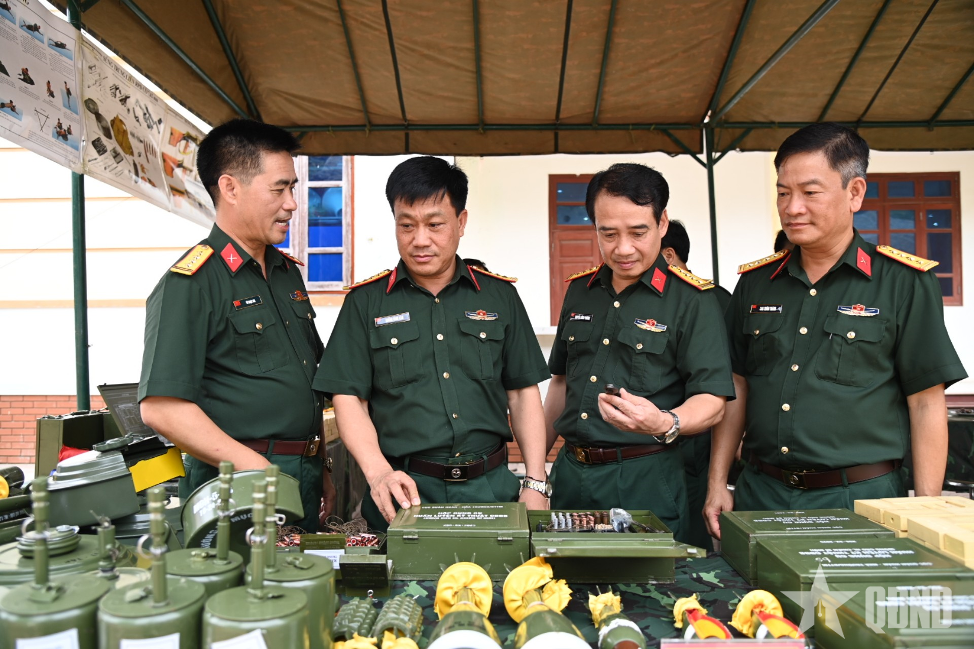Sư đoàn 355 xử lý hiệu quả các tình huống ngay từ cơ sở
